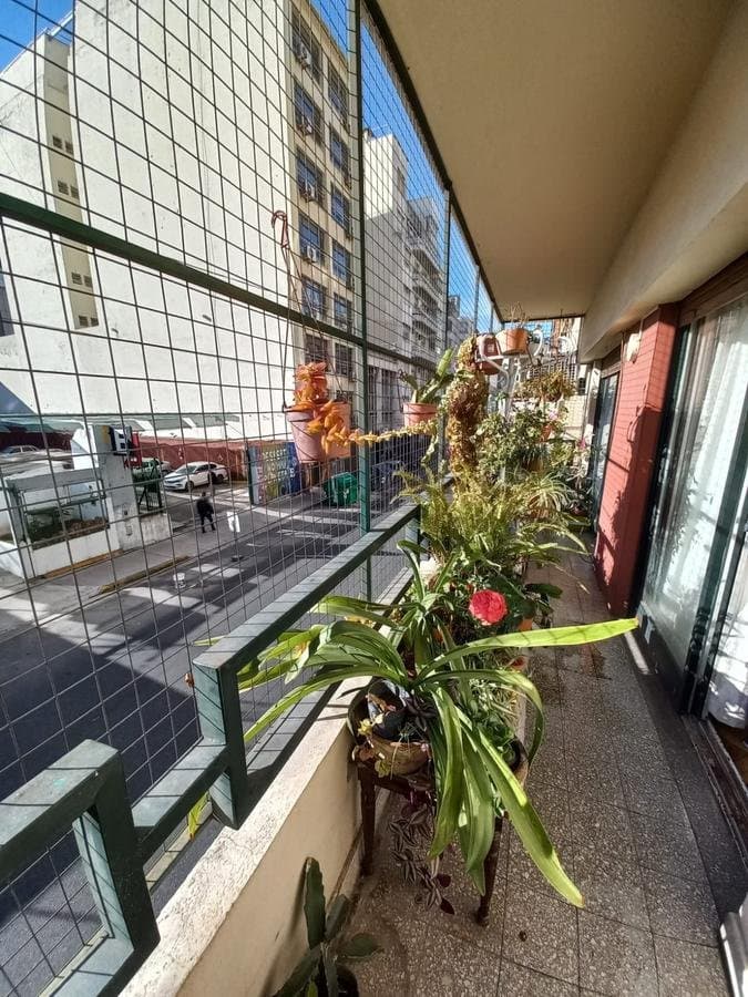3 ambientes al frente, con balcon corrido y patio — foto 15