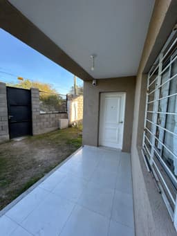 Excelente Oportunidad en Argüello: Lote 680mts con Dos Duplex (Uno a Terminar)