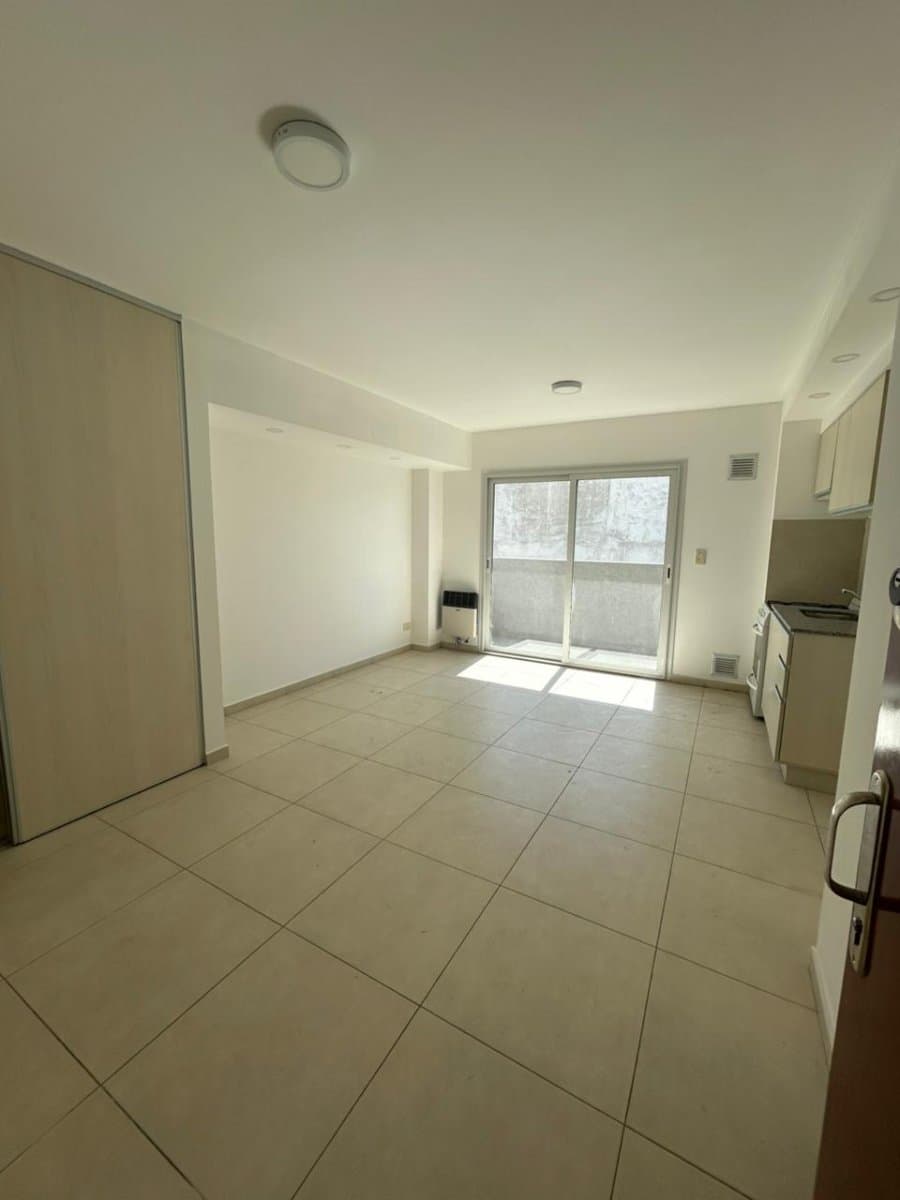 SANCHEZ DE TRIANA 807 ESQ. CORDOBA MONOAMBIENTE — foto 3