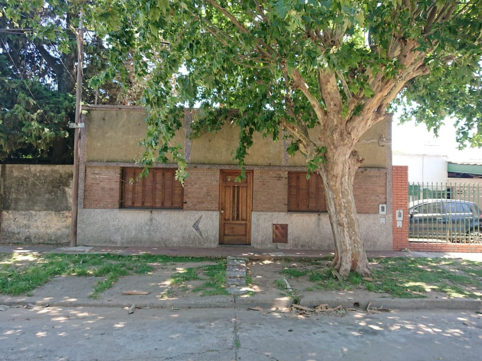 Casa de Dos Dormitorios , amplio jardin — foto 1