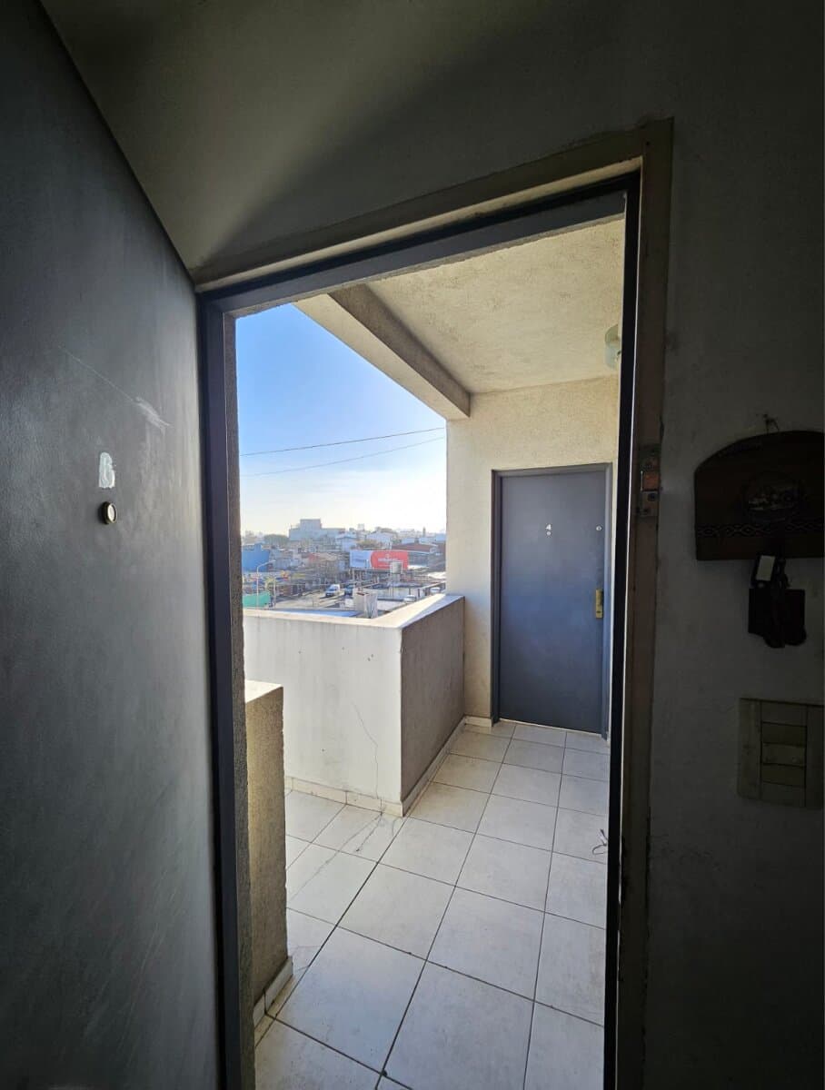 Departamento 2 ambientes con balcon - Venta — foto 4