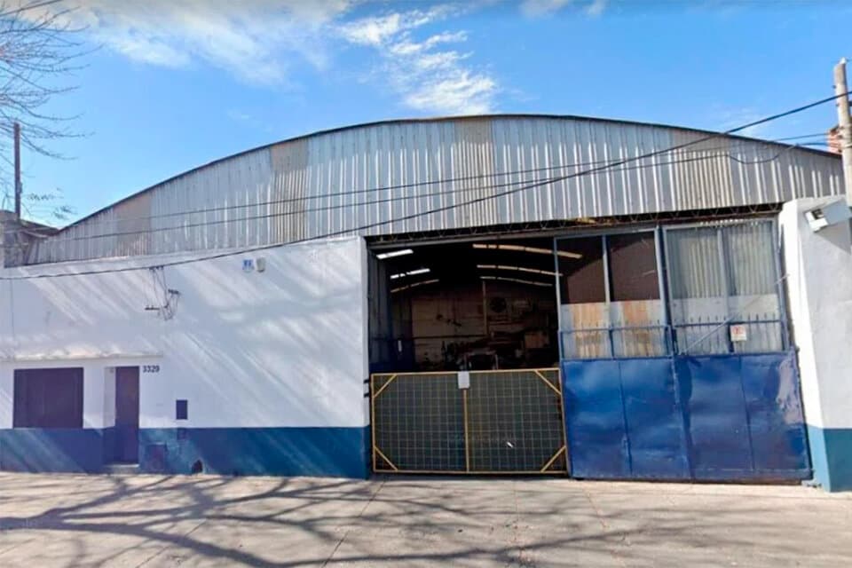 AMPLIO GALPÓN COMERCIAL NECOCHEA 3329 — foto 1
