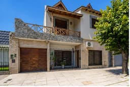Casa | 5 Ambientes 3 baños | Fondo Libre | Apto Credito | Ramos Mejía