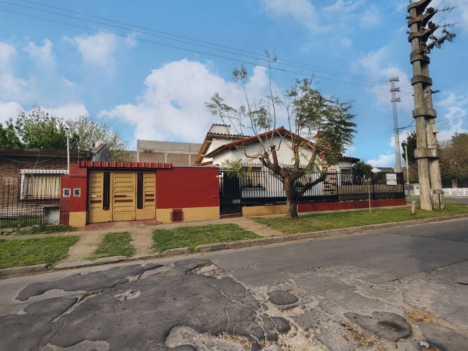 Venta esquina uso comercial en Morón — foto 1