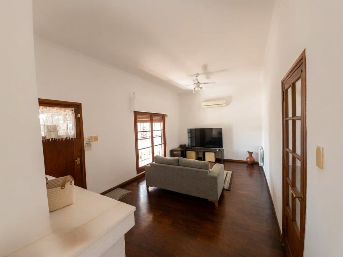 VENTA CASA DE 3 DORMITORIOS - ZONA SUR — foto 2