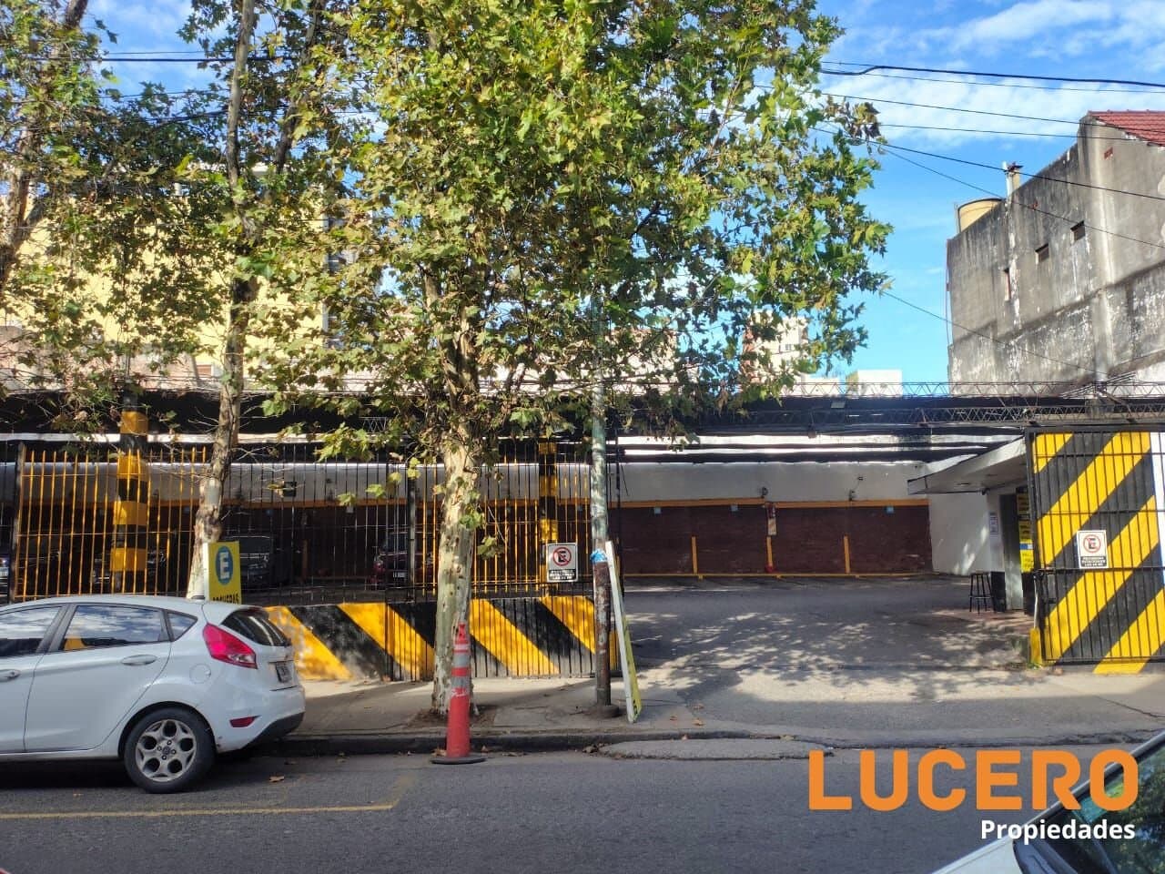OPORTUNIDAD EN MORÓN CENTRO – LOTE CON PROYECTO APROBADO — foto 2