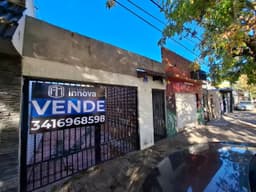 OPORTUNIDAD.Casa a reciclar + Local + Gran Terreno. Ituzaingo 5531.