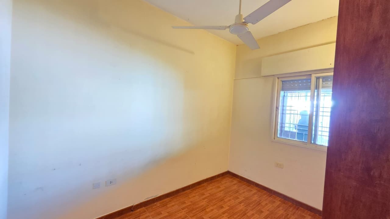 CASA 4 AMBIENTES EN VENTA EN CASTELAR NORTE — foto 11