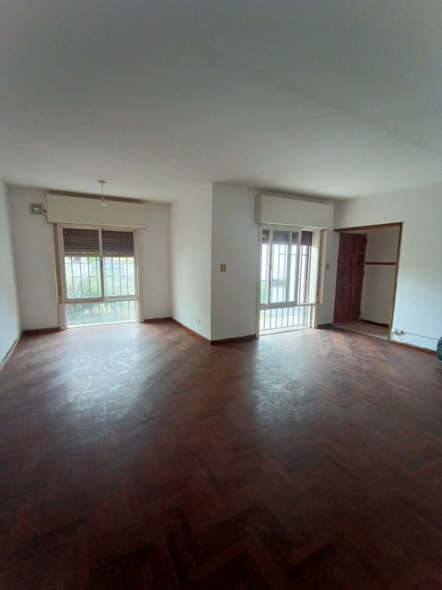 Casa de 4 dorm | Venta | Cochera doble | Patio+Lavadero+Despensa — foto 9