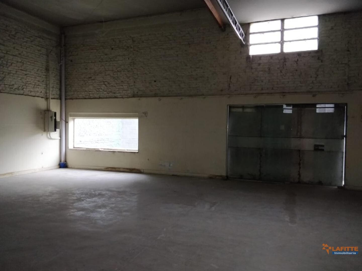 GALPÓN EN ALQUILER PRÓXIMO A COSTANERA — foto 3