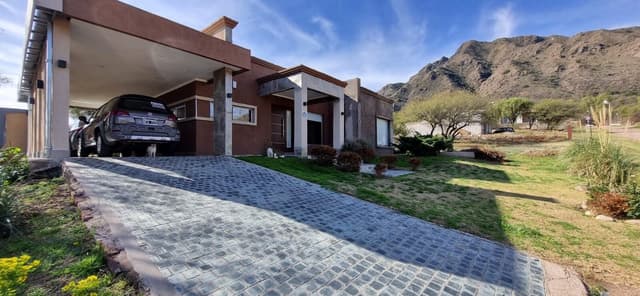 VENDO CASA EN AGUADITA DEL PORTEZUELO - LA PUNTA- SAN LUIS