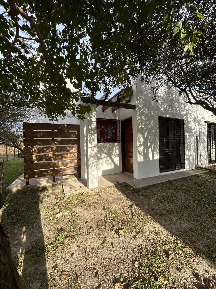Casa en Venta de 2 Dormitorios en Lomas del Chañar, Río Ceballos — foto 1