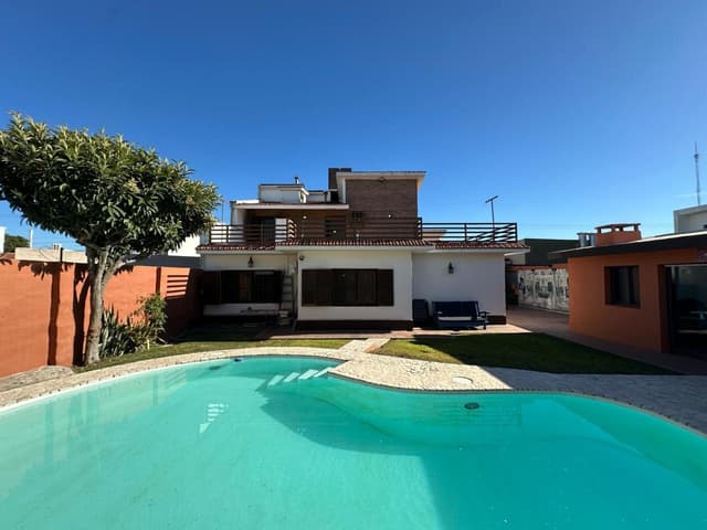 LA MEJOR CASA DE ZONA NORTE EN MARQUES DE SOBREMONTE CON PILETA