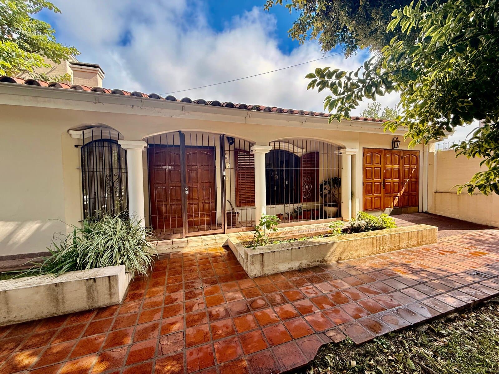 CASA EN VENTA BARRIO ALEJANDRO CENTENO 3 DORM PILETA — foto 1