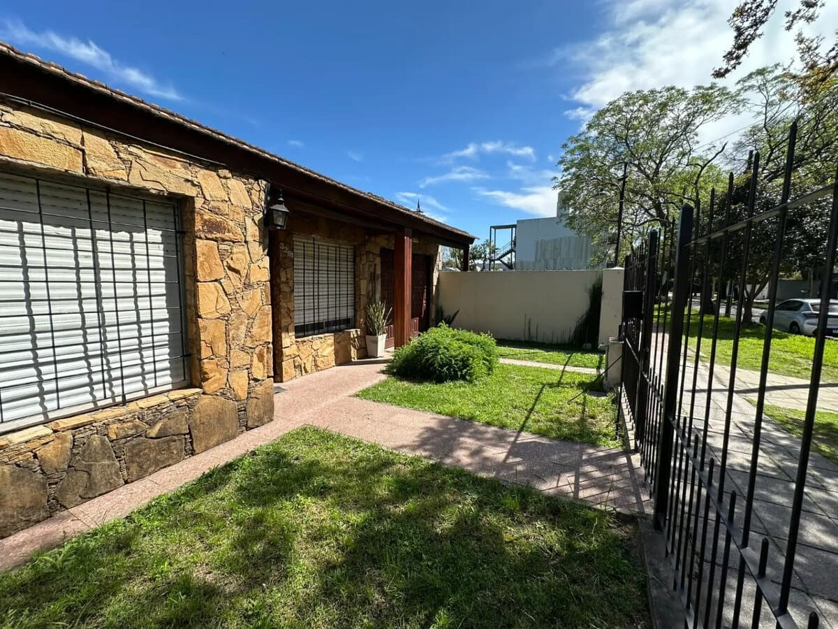 CASA EN VENTA EN FLORENCIO VARELA — foto 2