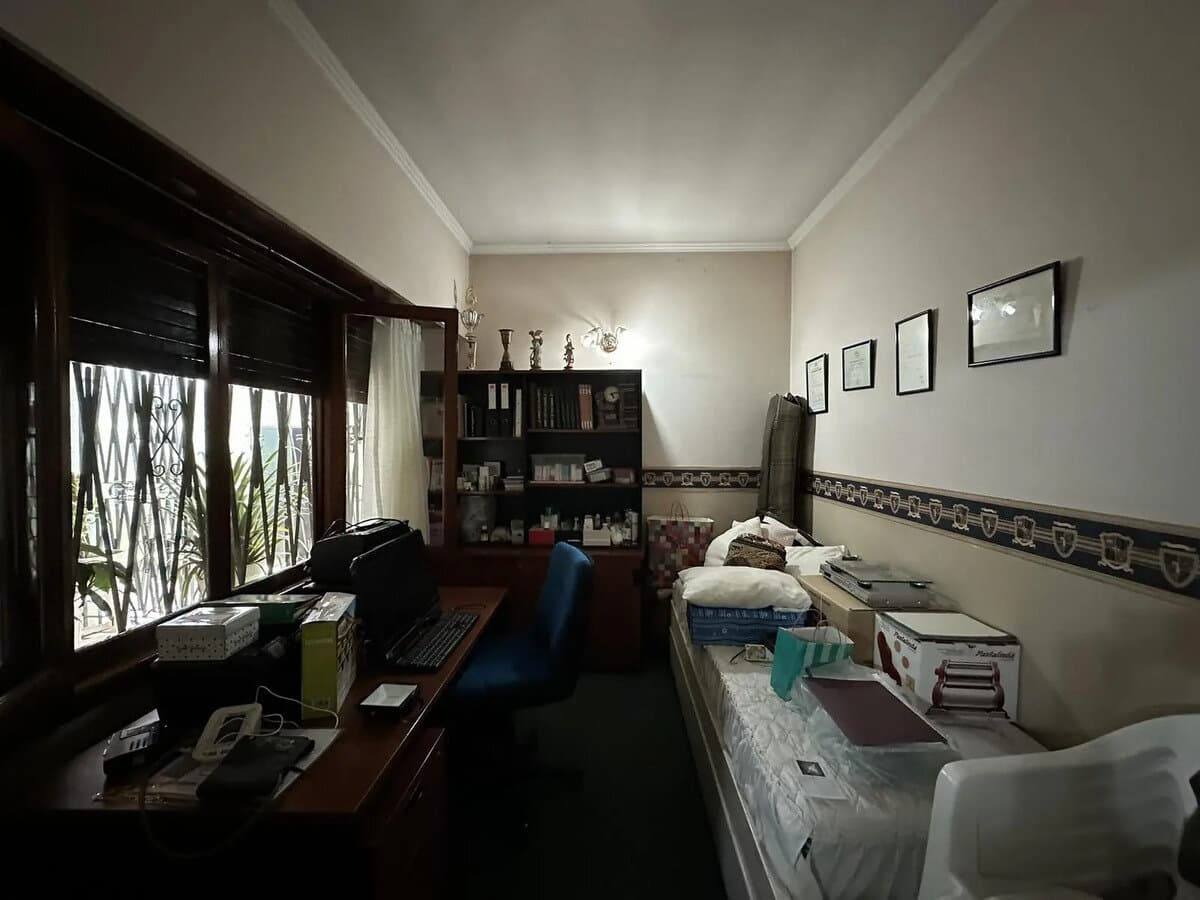CASA CON FONDO LIBRE Y PILETA — foto 11