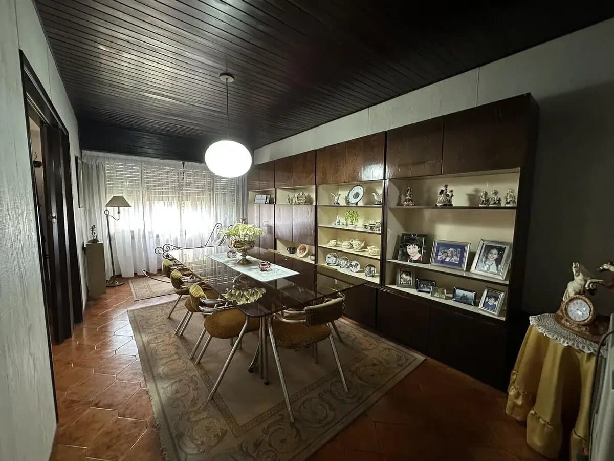 CASA CON FONDO LIBRE Y PILETA — foto 6