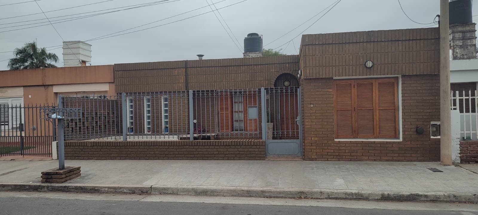 VENDO CASA Bº CENTRO AMERICA — foto 1