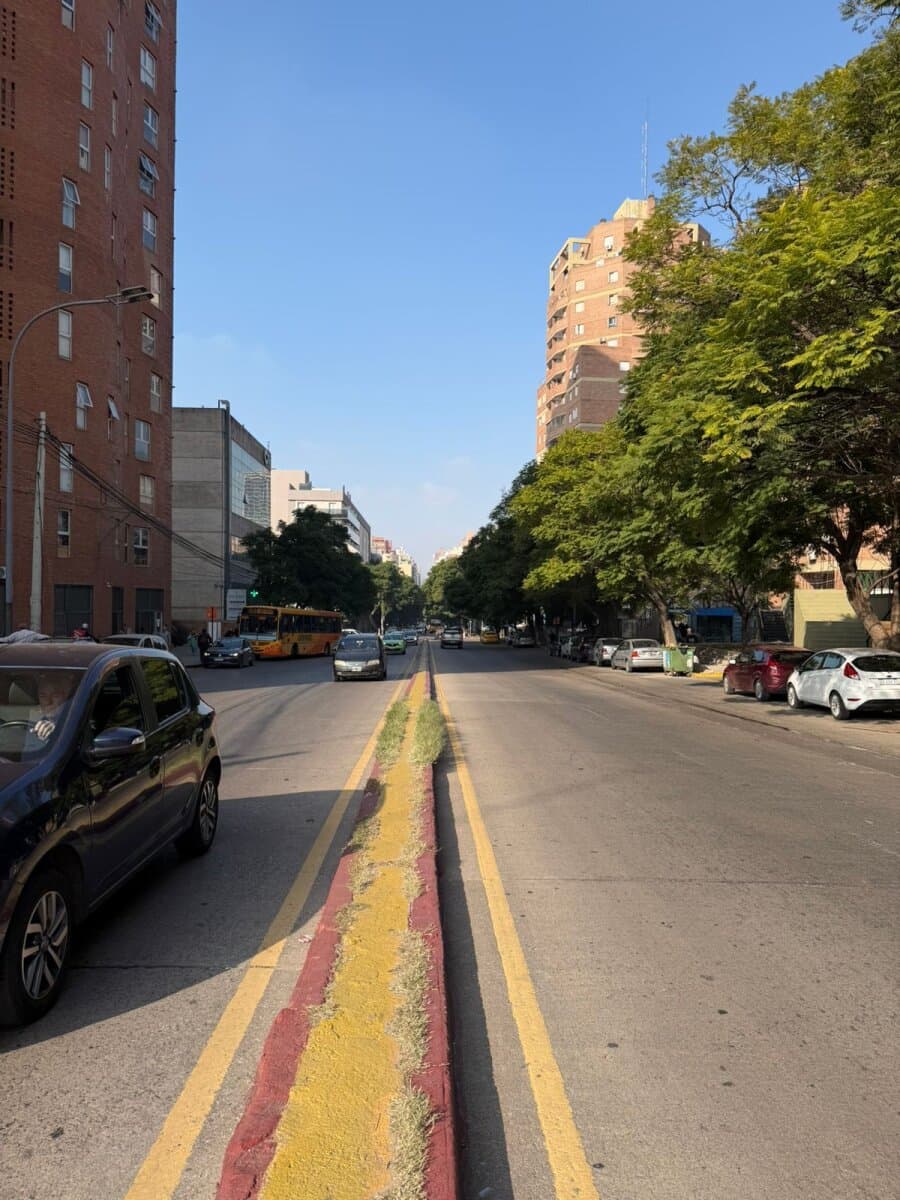 Dpto a 2 dormitorios mas cochera, a reciclar — foto 3