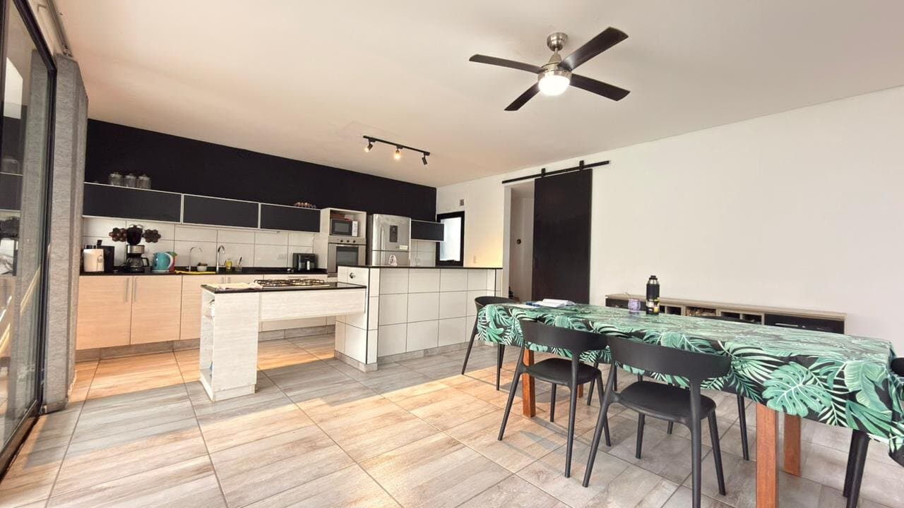 VENTA CASA CLAROS DEL BOSQUE 4 DORM PILETA — foto 8