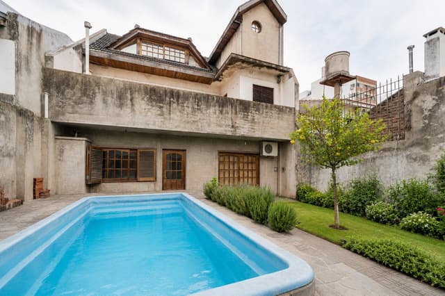 Casa | 7 ambientes | 3 plantas | piscina | San Justo Centro