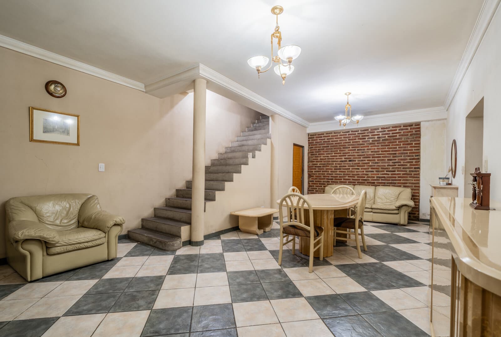 Casa | 7 ambientes | 3 plantas | piscina | San Justo Centro — foto 3