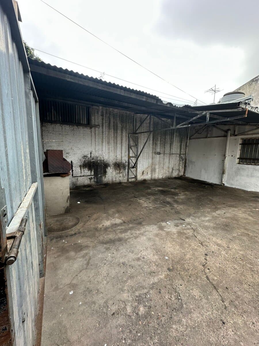Galpon en Venta - Barrio Gral Bustos — foto 3