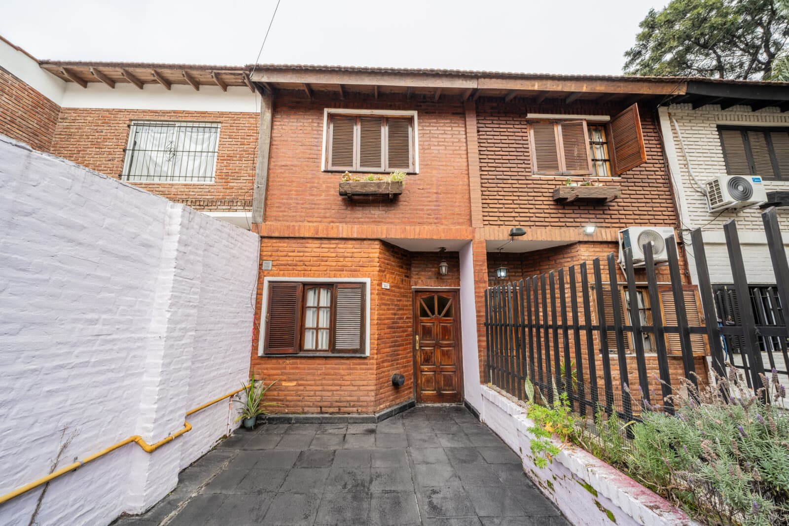 Triplex | 4 ambientes + Fondo libre 65 M2 | El Palomar — foto 1