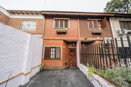Triplex | 4 ambientes + Fondo libre 65 M2 | El Palomar