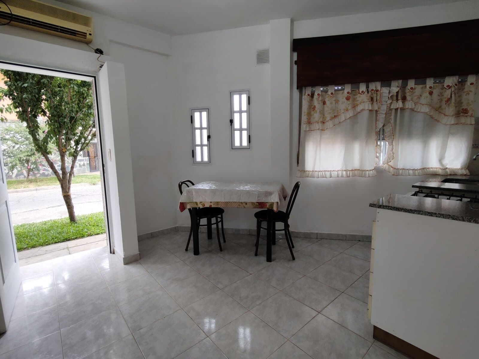 Alquiler 2 Amb compacto Morón — foto 1