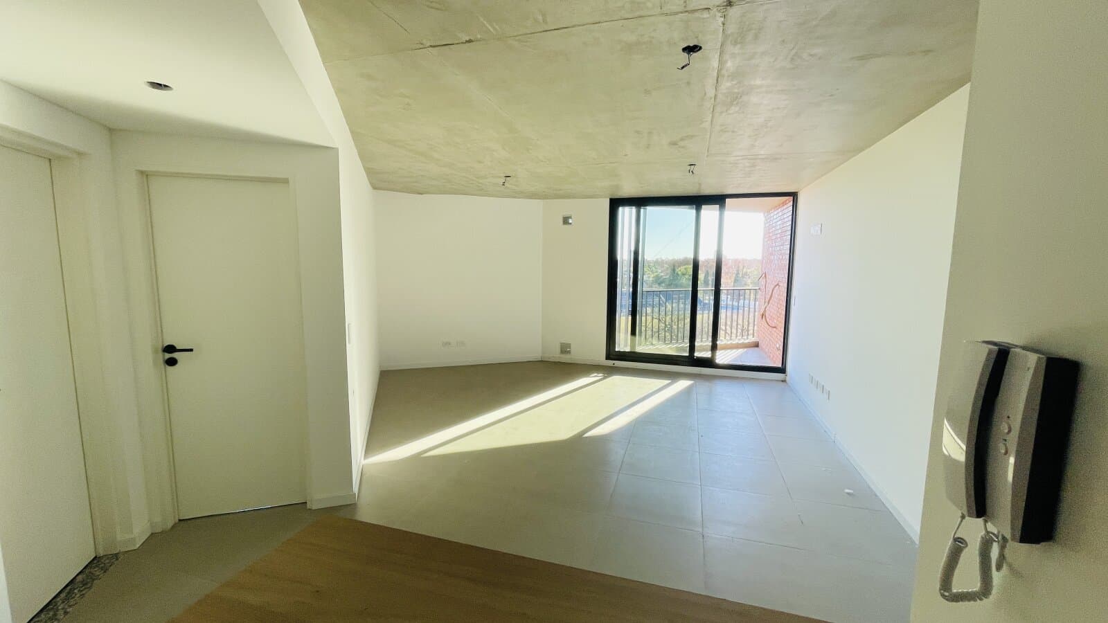 Departamento 1 Dorm y Cochera en Venta a Estrenar !!! — foto 2