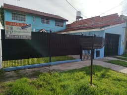 VENTA CASA 5 AMBIENTES CON COCHERA EN ITUZAINGÓ NORTE