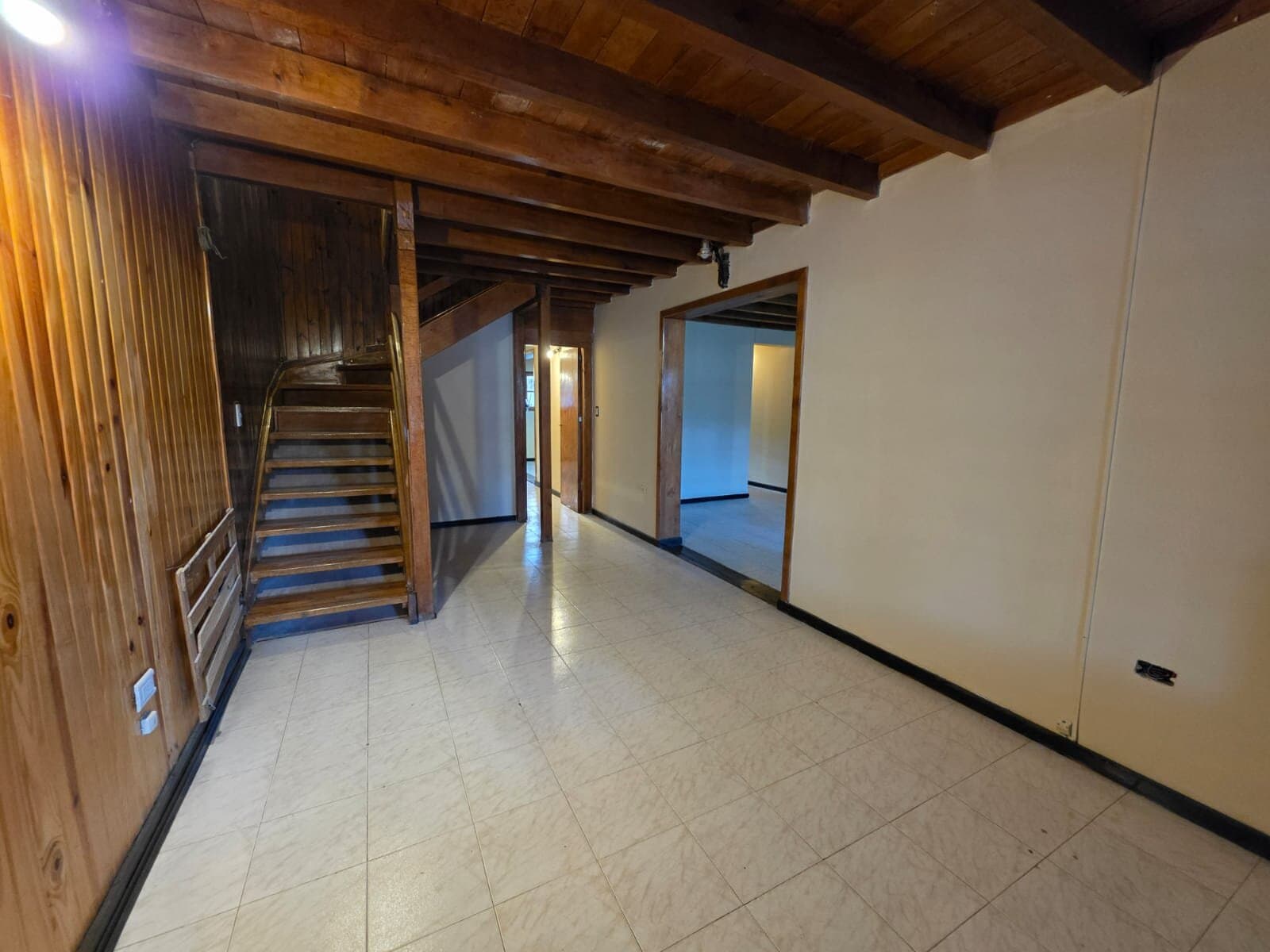EXCEPCIONAL DUPLEX DE 4 DORMITORIOS PRÓXIMO AL CENTRO DE ESQUEL CHUBUT — foto 11