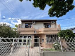 Amplia Casa Quinta de 6 ambientes con gran terreno en Longchamps