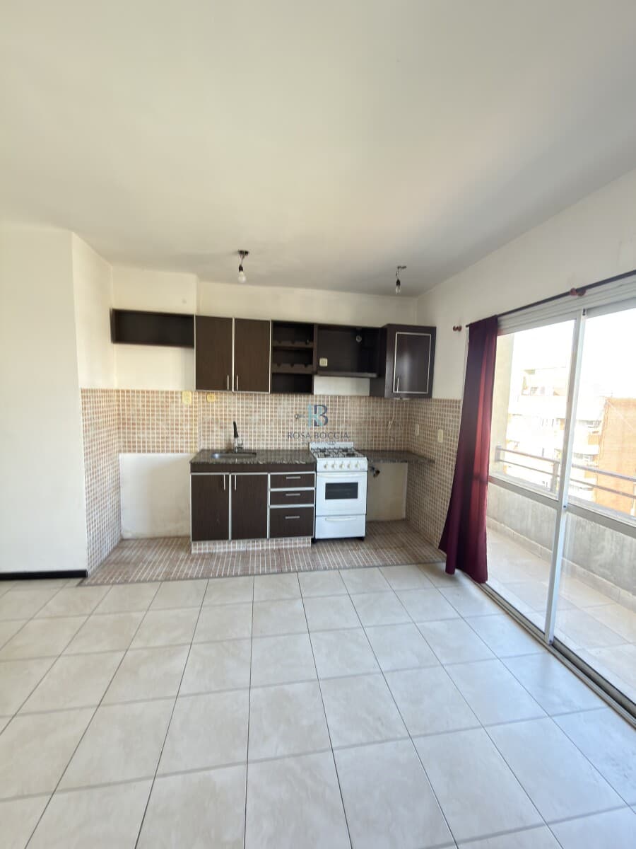 2 ambientes con balcón al frente — foto 8