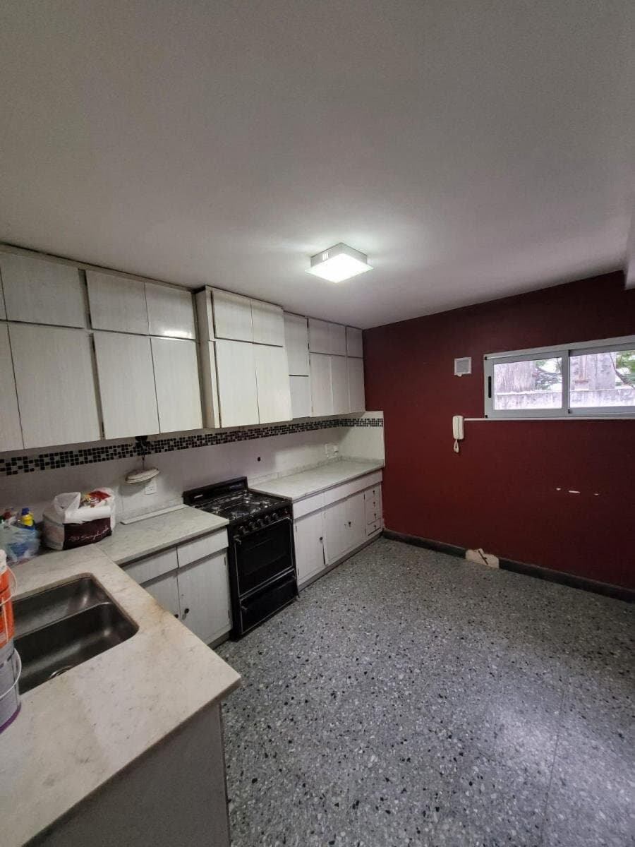 Casa en planta alta de 3 dormitorios - Pasco 1979 — foto 1