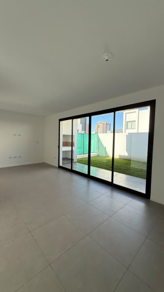 A ESTRENAR - Duplex tres Dormitorios - Miradores de Manantiales 2 — foto 3