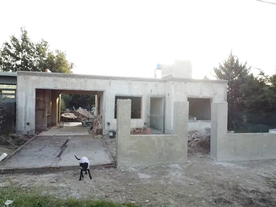 CASA 2 DORMITORIOS CON PILETA - ROLDAN — foto 9