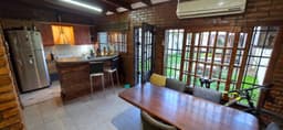 Alvarez Thomas 3328 - Casa de 3 dormitorios con patio y parrillero