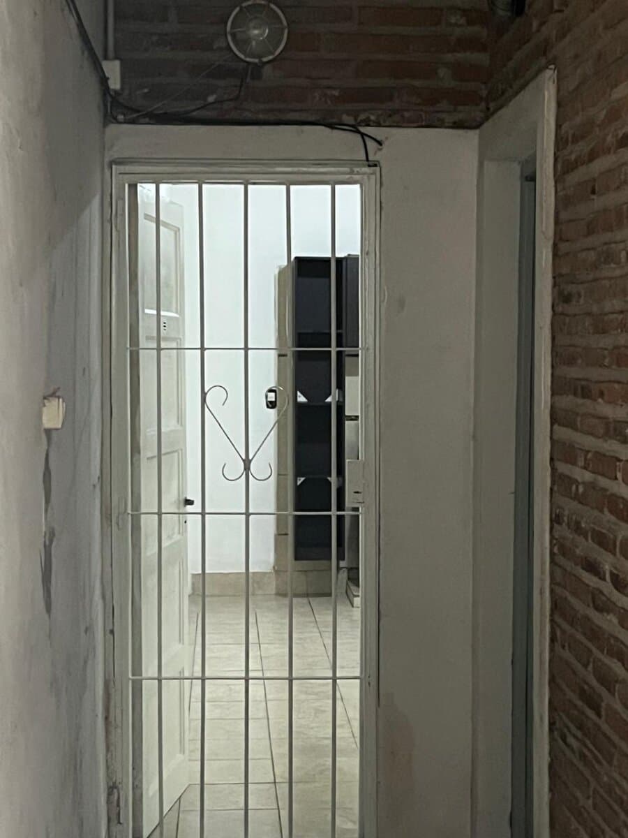 ALQUILER UN DORMITORIO CON PATIO — foto 2