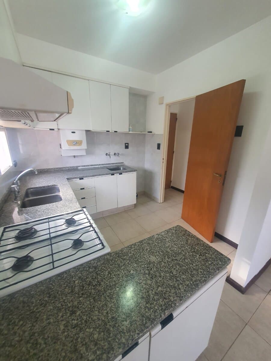 ALQUILER DEPTO DE 2 DORMITORIOS POR AV. PELLEGRINI — foto 6