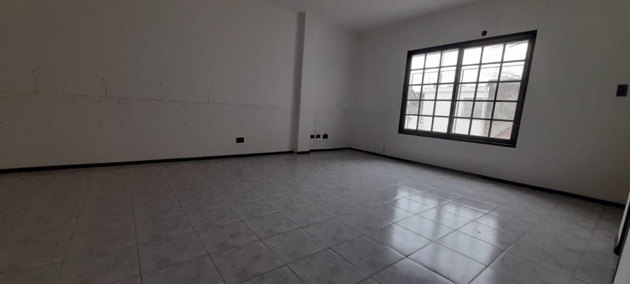 Ituzaingo Edificio centrico con oficinas y locales — foto 9