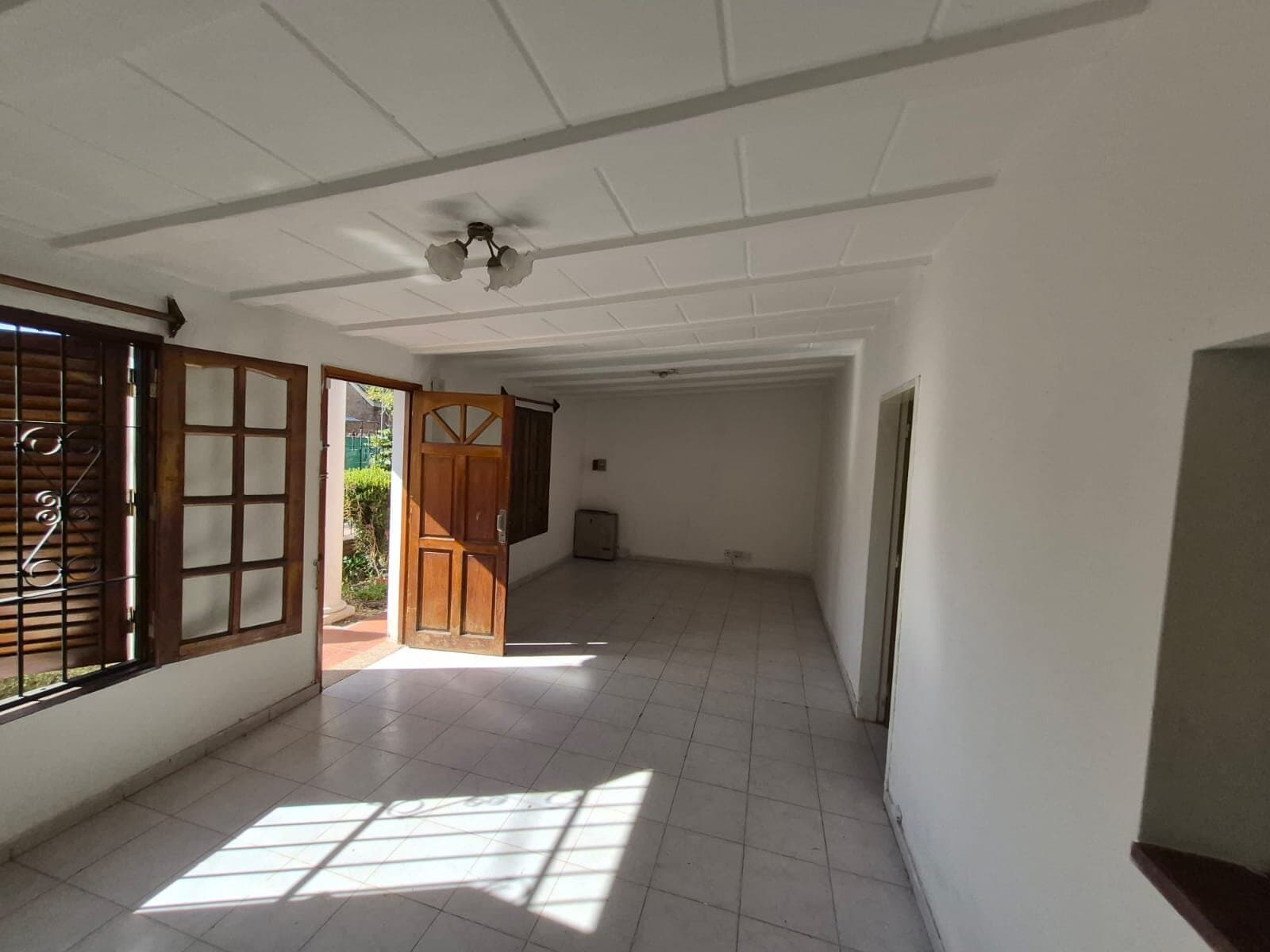 VENDO CASA 3 DORMITORIOS TIPO CHALET VILLA ALLENDE CENTRICO — foto 2
