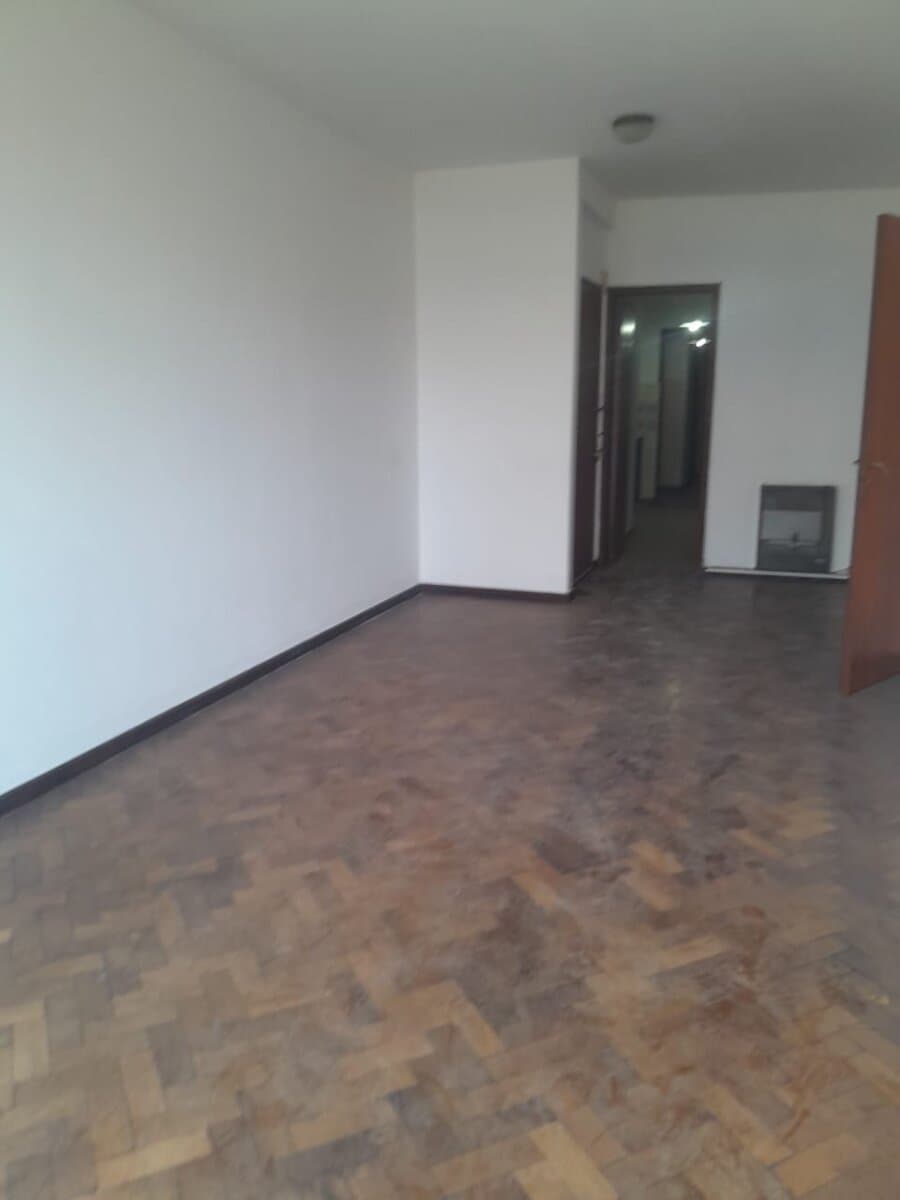 VENDO SEMIPISO 4HABITACIONES-galeria mitre- centro — foto 3