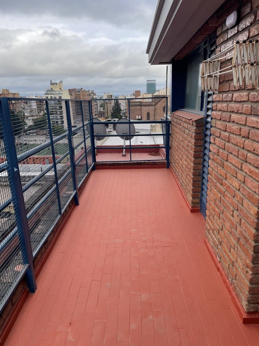Venta Departamento Duplex 2 Dormitorios, Balcón terraza con Asador — foto 11