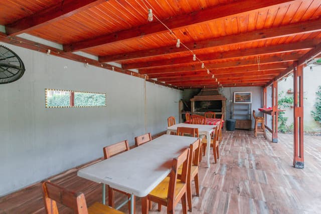 Casa · En Venta · 4 Ambientes · Pileta · Quincho · Villa Udaondo