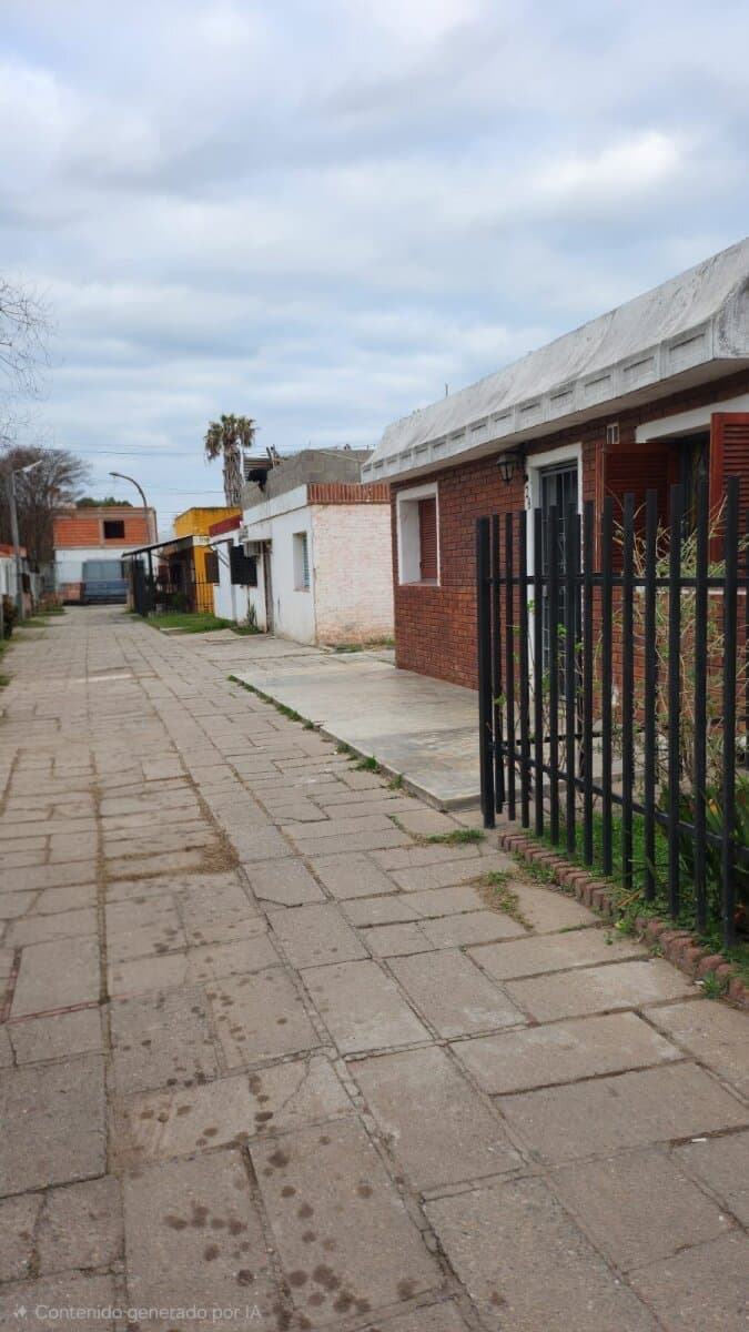 CASA EN VENTA - B ° JOSE IGNACIO DIAZ 1° SECCION — foto 2