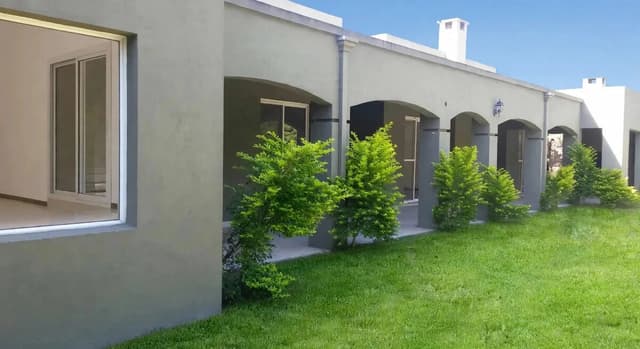 Alquiler Permanente Casa Con Jardin. Barrio Cerrado St. Mathews Con Seguridad Y Pileta. Pilar