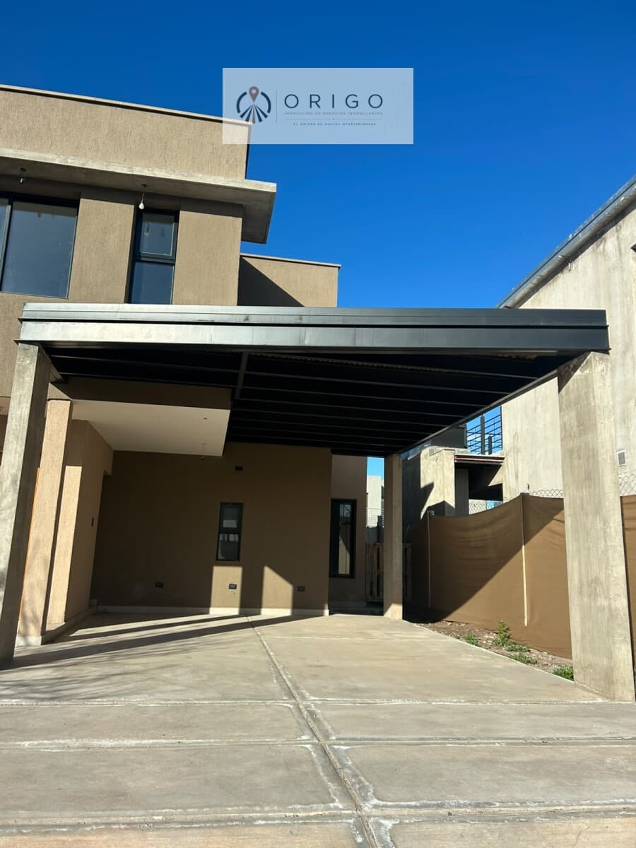 ESPECTACULAR CASA MODERNA EN BARRIO LOMAS DE RUSSELL — foto 4