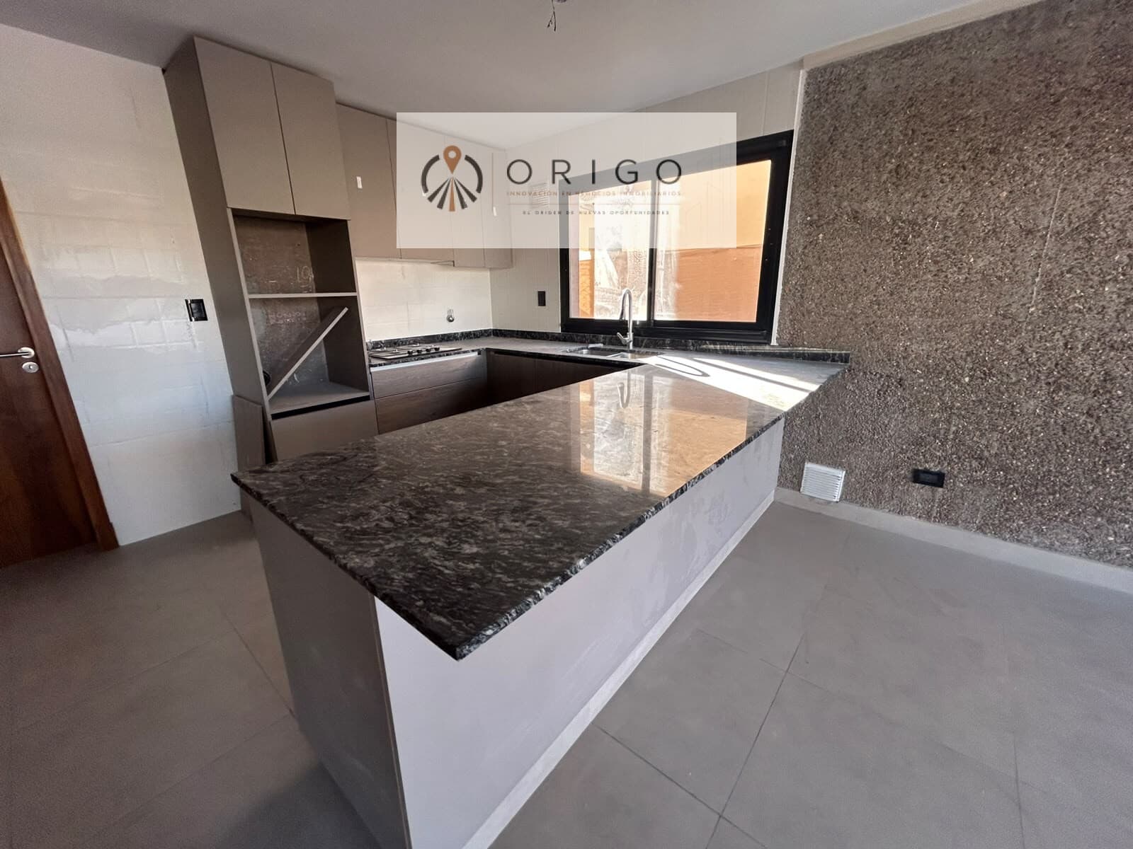 ESPECTACULAR CASA MODERNA EN BARRIO LOMAS DE RUSSELL — foto 13